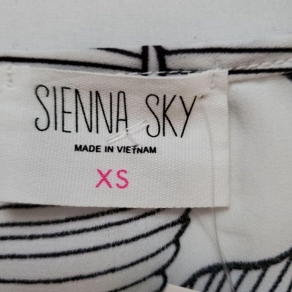 Sienna Sky Women's Leaf Print Surplice Ruffled Short Dress Size Small NWT - Picture 9 of 15